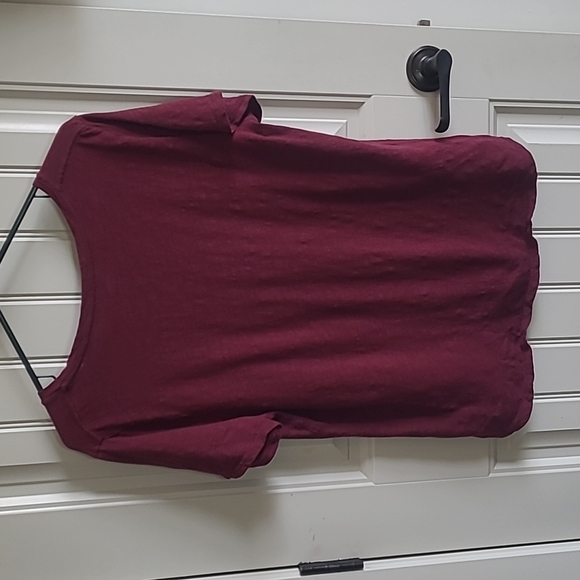 Old Navy Tee - Picture 2 of 4